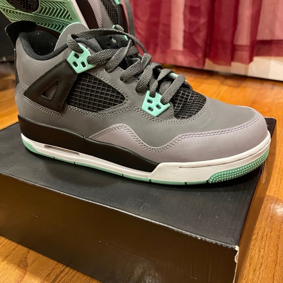 Jordan Athletic Shoes in Gray and Mint - Picture 3 of 4